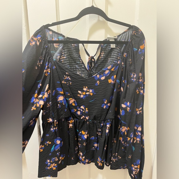 Ava & Vic Long Sleeve Floral Blouse - Picture 4 of 5